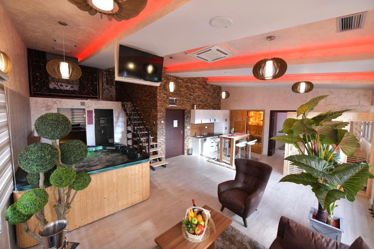 Garnet Hotel & Event Centar Ruma Exterior photo