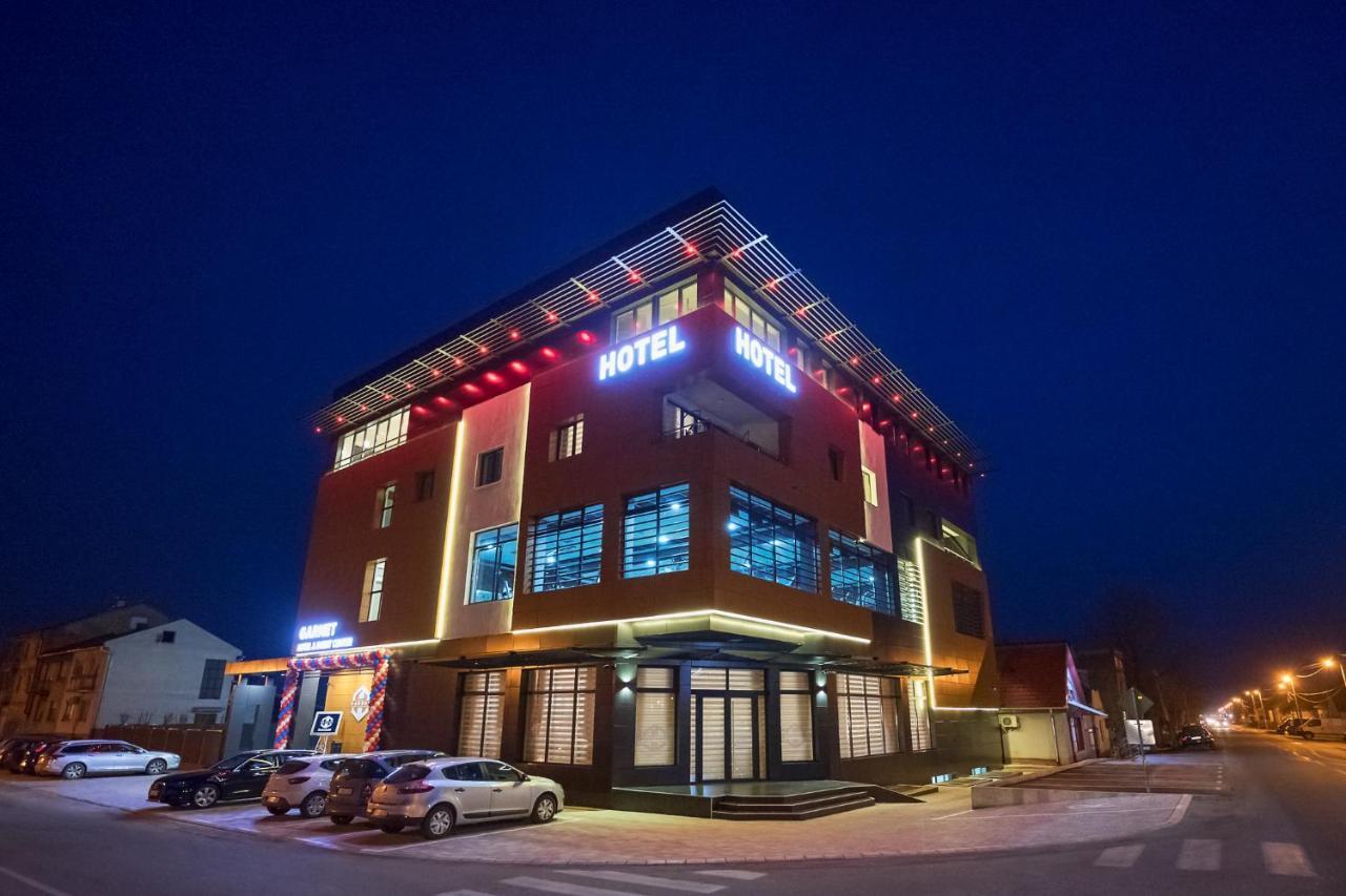 Garnet Hotel & Event Centar Ruma Exterior photo