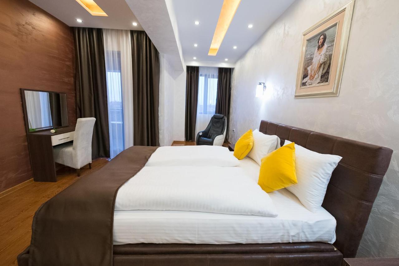 Garnet Hotel & Event Centar Ruma Exterior photo